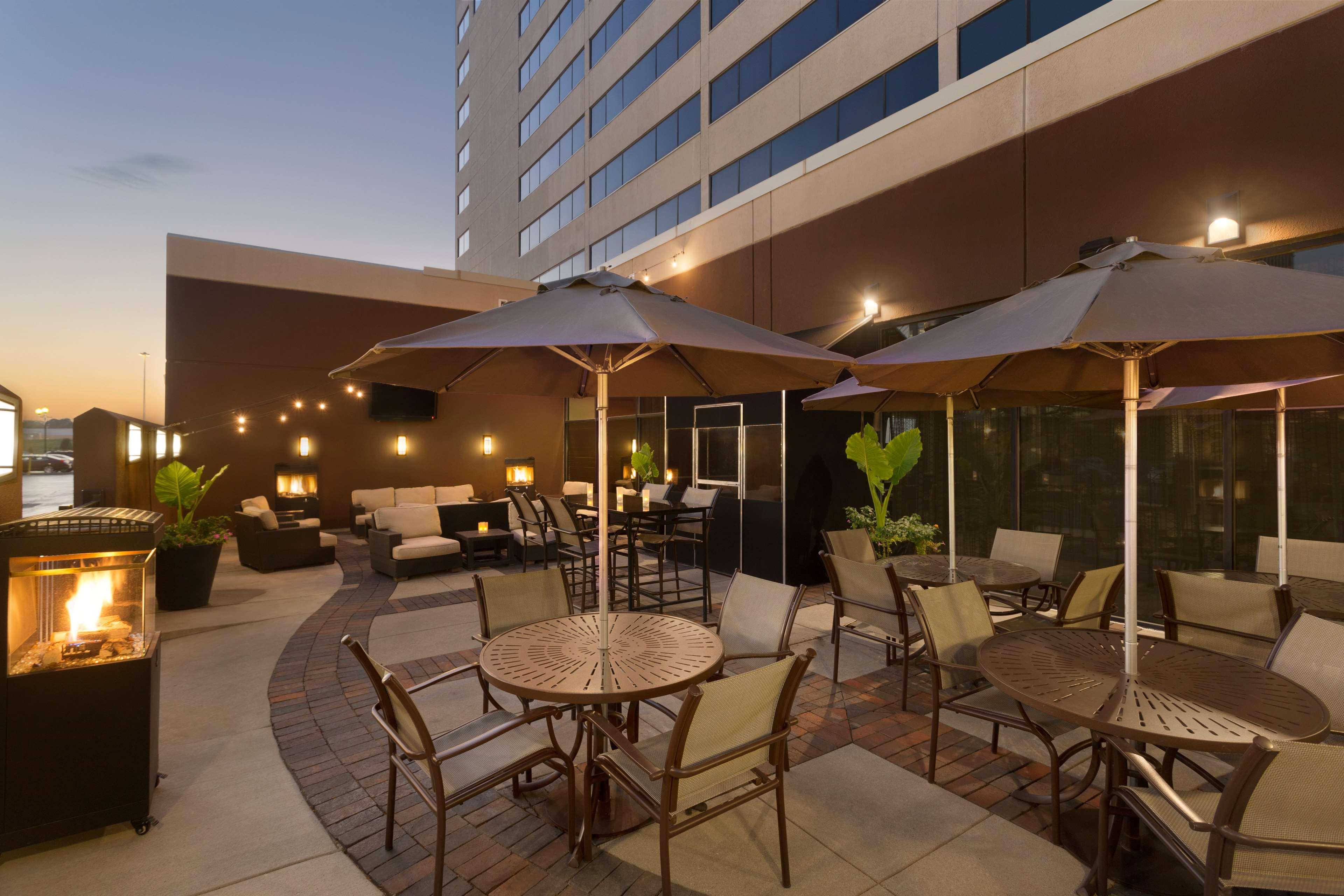Hilton Suites Chicago/Oakbrook Terrace Kültér fotó
